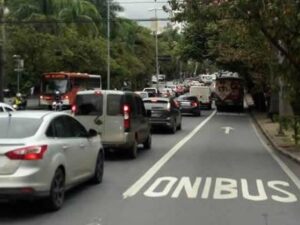 Sinalização de mudança no trânsito BH instalada pela BHTrans