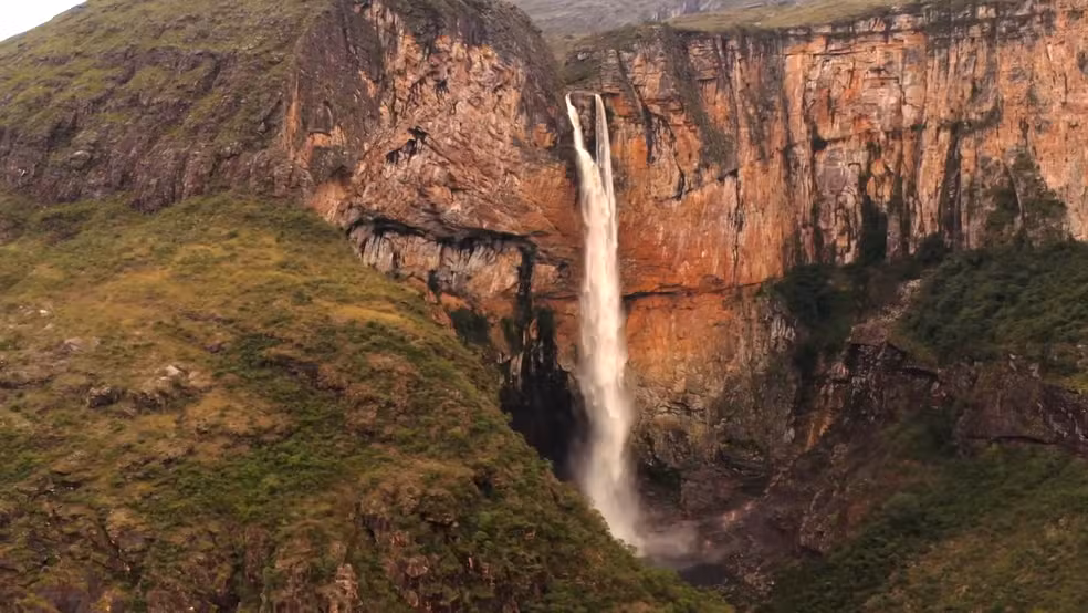 Justiça libera acesso ao poço principal da Cachoeira do Tabuleiro em MG