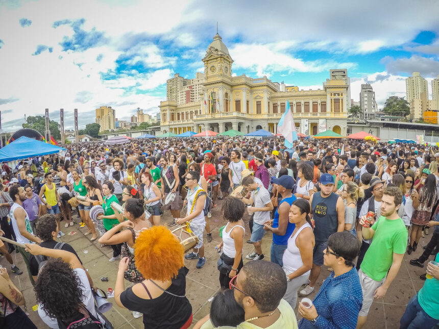 Praça da Estação recebe eventos e shows ao longo do ano em Belo Horizonte.
