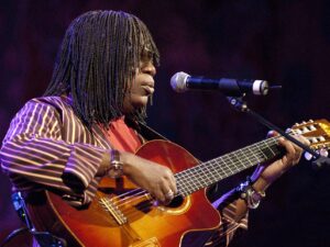 Milton Nascimento será homenageado com mural de 1.600 metros quadrados no Centro