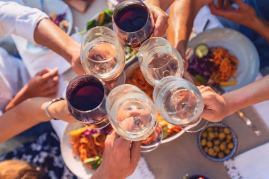 Festival Primavera, Vinhos & Jazz reúne música, vinhos, drinks e gastronomia na Praça da Filarmônica, em Belo Horizonte
