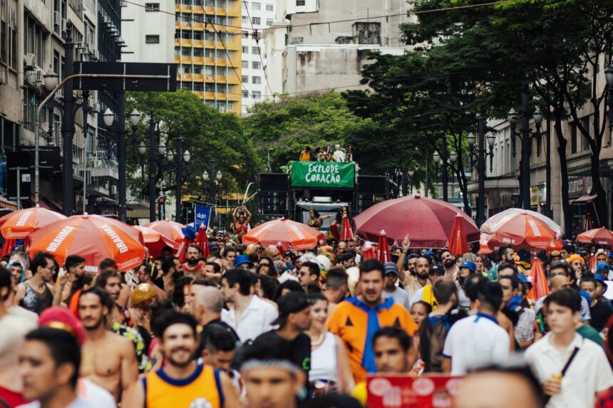 Prefeitura de BH prorroga prazo para blocos do Carnaval 2027 solicitarem o auxílio financeiro
