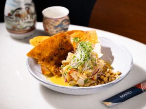 Pratos com frutas, vegetais, pescados e ingredientes cítricos ganham espaço nos cardápios de BH com a chegada da primavera