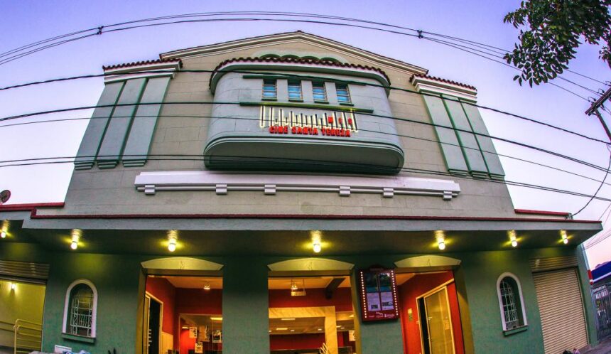 O Cine Santa Tereza recebe, entre 27 e 29 de outubro, o XI Colóquio Cinema, Estética e Política. A programação gratuita conta com exibições de filmes, debates e encontros para discutir as relações entre cinema, memória e política em Belo Horizonte.
