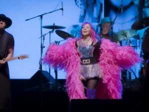 Baby do Brasil apresenta a turnê “A Menina Dança” no Palácio das Artes, em Belo Horizonte, no dia 7 de dezembro