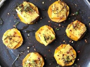 Batata-doce com queijo derretido