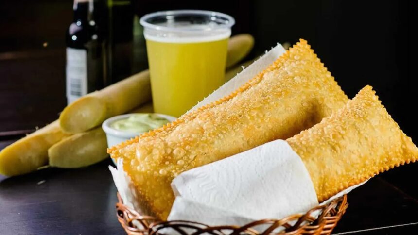 Pastel com caldo de cana em Belo Horizonte
