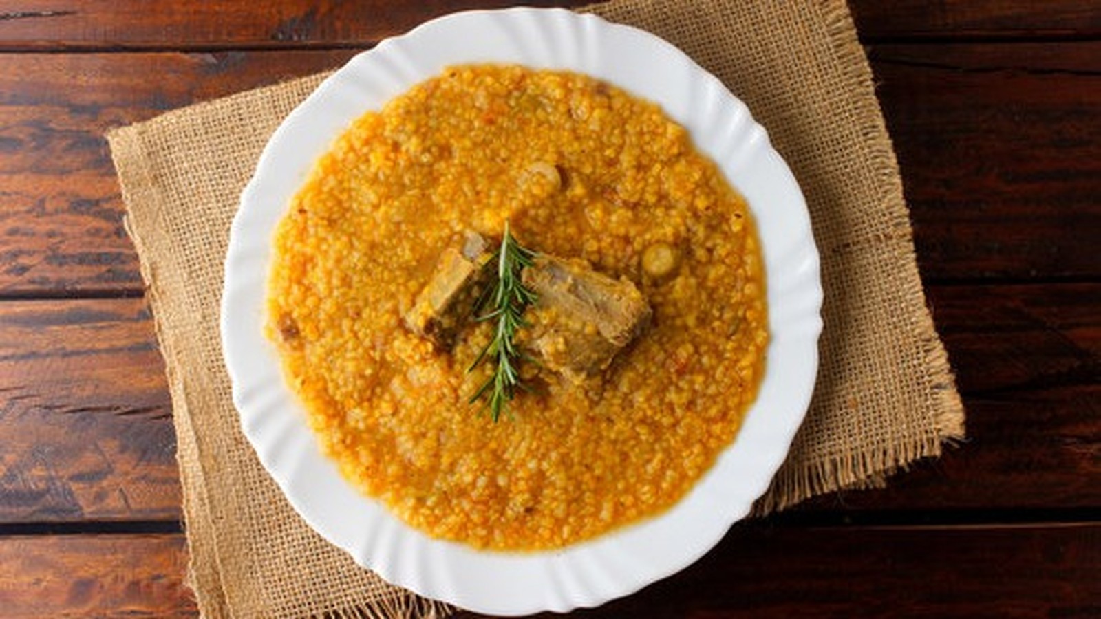 Aprenda a fazer quirera deliciosa em uma panela só e em poucos minutos