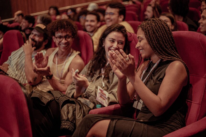 Palácio das Artes recebe a 28ª edição do FestCurtasBH, com sessões gratuitas de cinema, mostras competitivas e atrações culturais