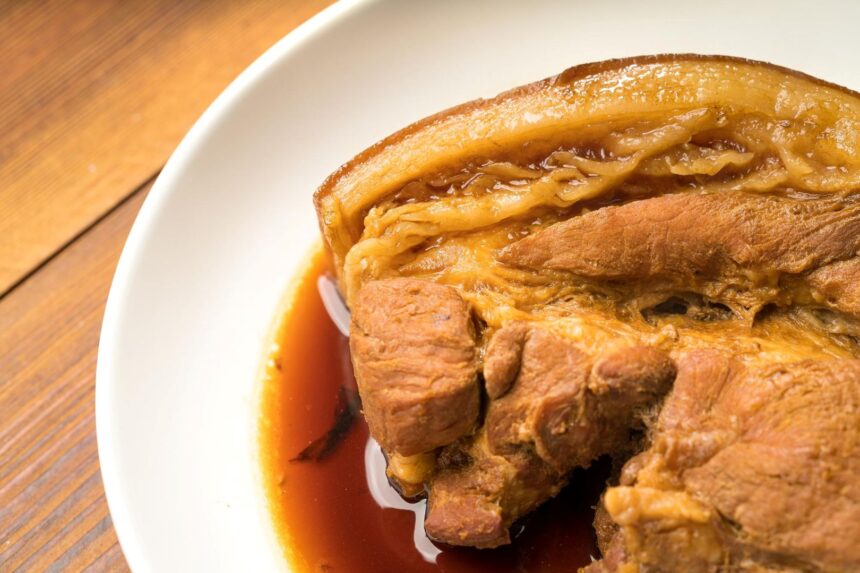 O leitão à pururuca é um dos pratos tradicionais da culinária mineira.