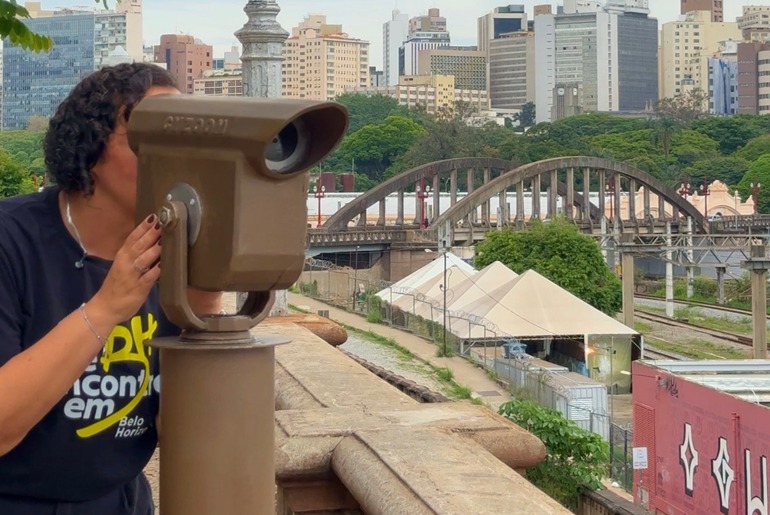 Lunetas de observação turística na orla da Lagoa da Pampulha e na Rua Sapucaí passaram por manutenção em Belo Horizonte